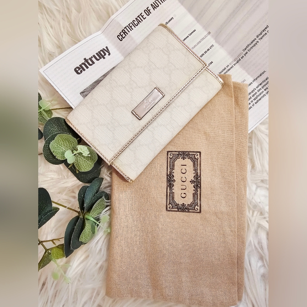 Gucci:RARE White & Silver Wallet w/ COA - Picture 5 of 15